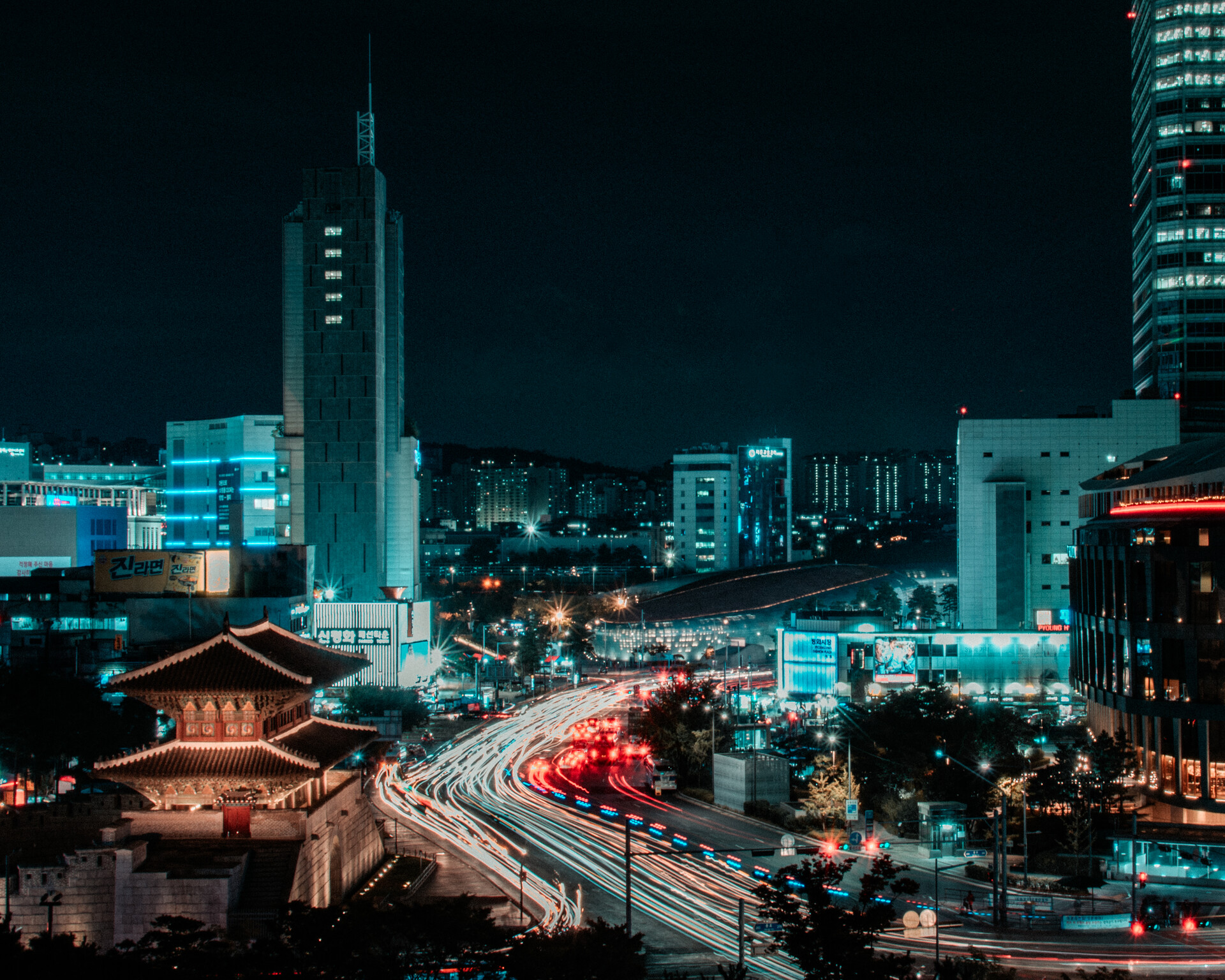 A long exposure of Dongdaemun