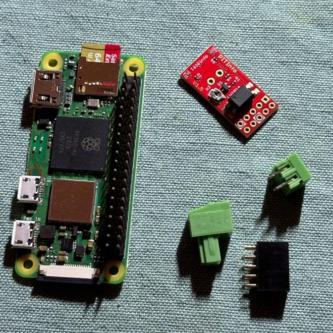 A raspberry pi zero 2 W and the pitinfo shield